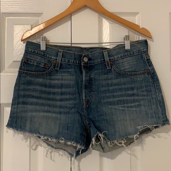 Levi’s 501 Cut-Off Shorts - Picture 1 of 4